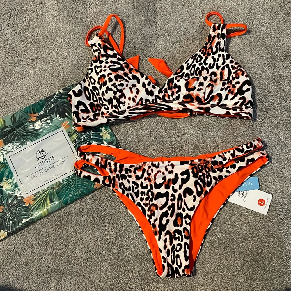 🧡🧡Cupshe NWT Orange and Leopard Print Bikini🧡🧡